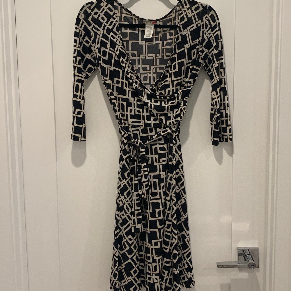 Black and white geometric print wrap dress